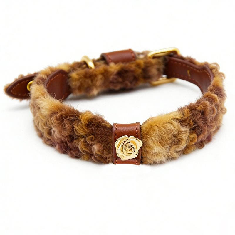 Rose Tweed-Look Collar with Wine Trim