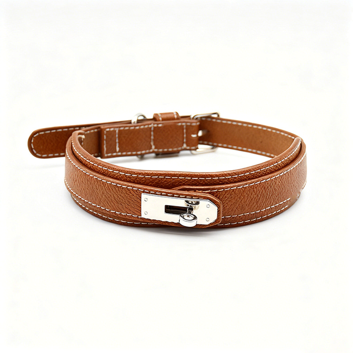 Contrast Stitch Turn-Lock Collar