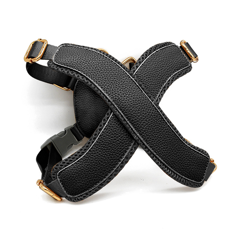 Crossover Harness with Mesh-Padded Handle