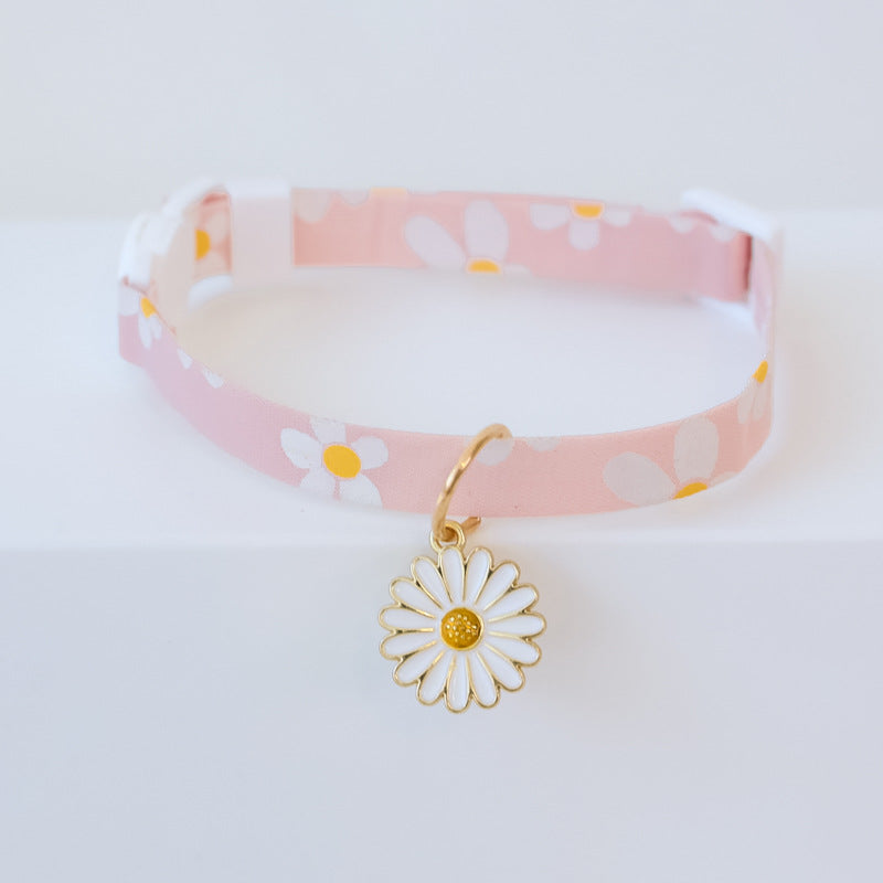 Deluxe Gingham Flower Pattern Pendant Collar with Bell