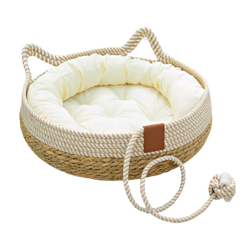 Woven Rattan Pet Bed with Scratch Board & Warm Pad - detail close-up