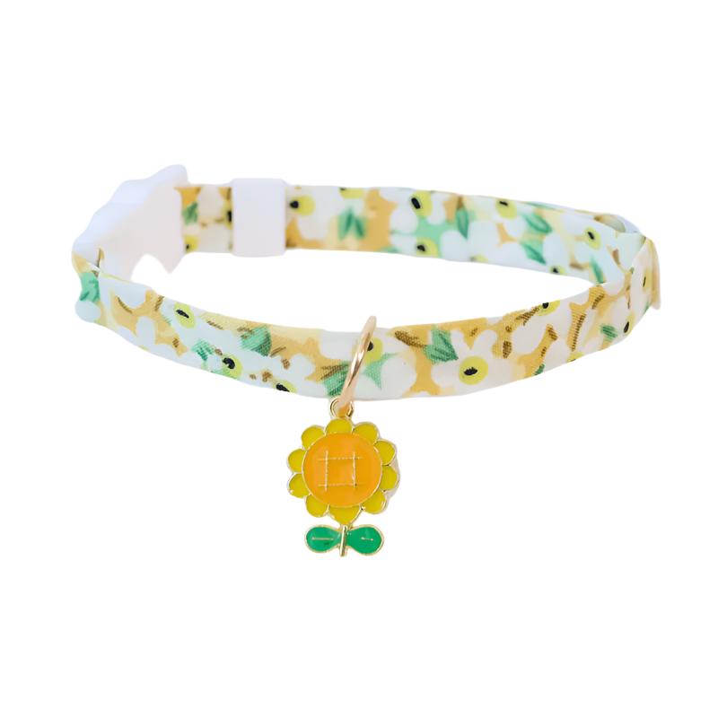 Deluxe Cloud Pastel Star Pattern Pendant Collar with Bell